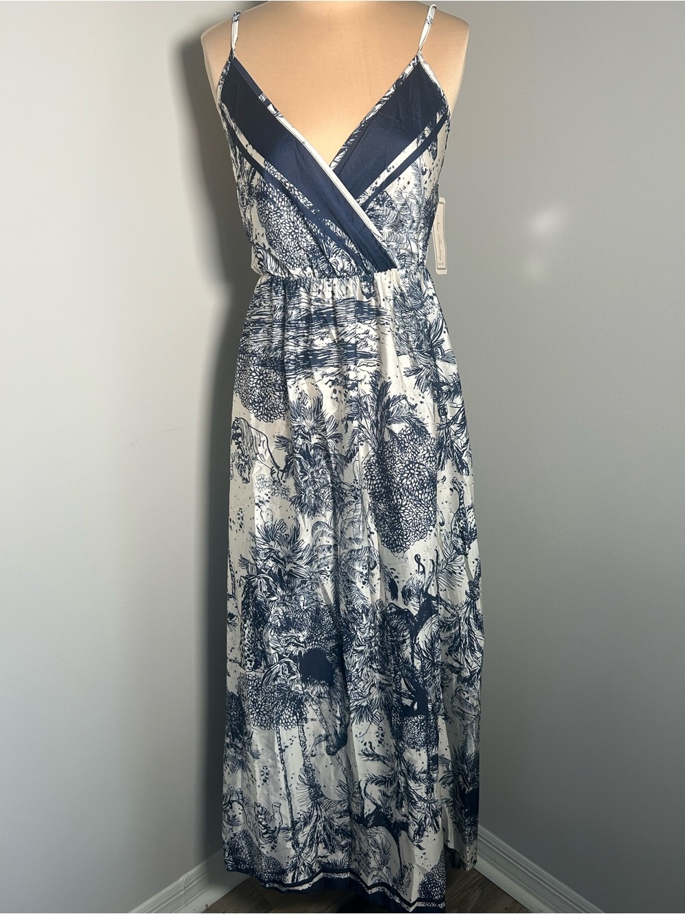 Made in Italy 🇮🇹 Blue and White Printed Maxi Dress - Sleeveless V-Neck